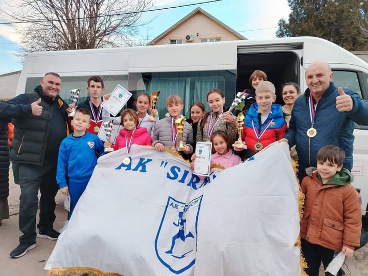 Atletičari Sirmiuna sjajni na takmičenju u Surčinu